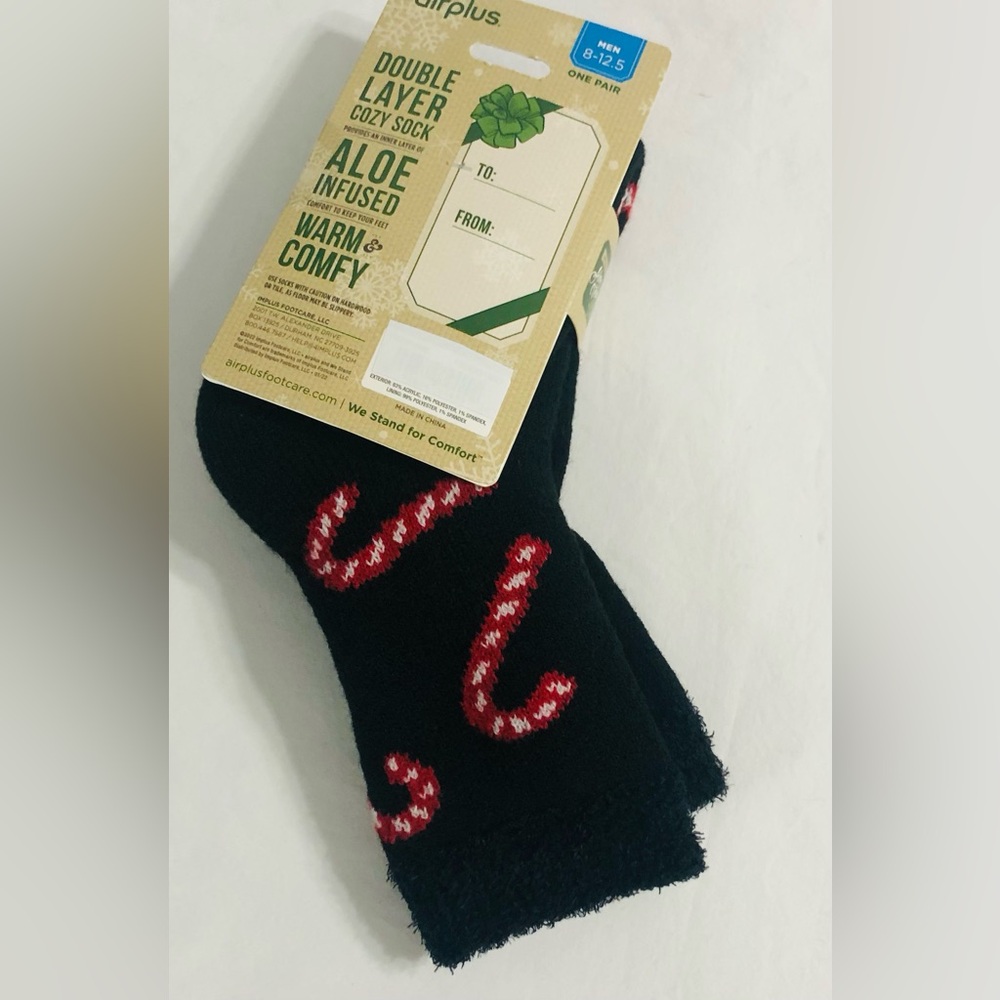 Men’s Cozy double layers aloe infused crew socks black red tossed candy. 8-12.5
